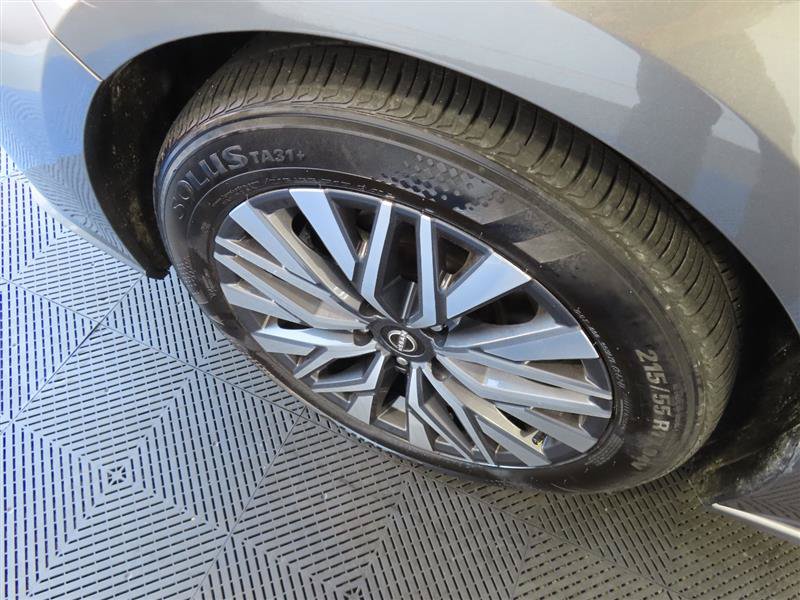 Used 2025 Nissan Altima 2.5 SV FWD image 6