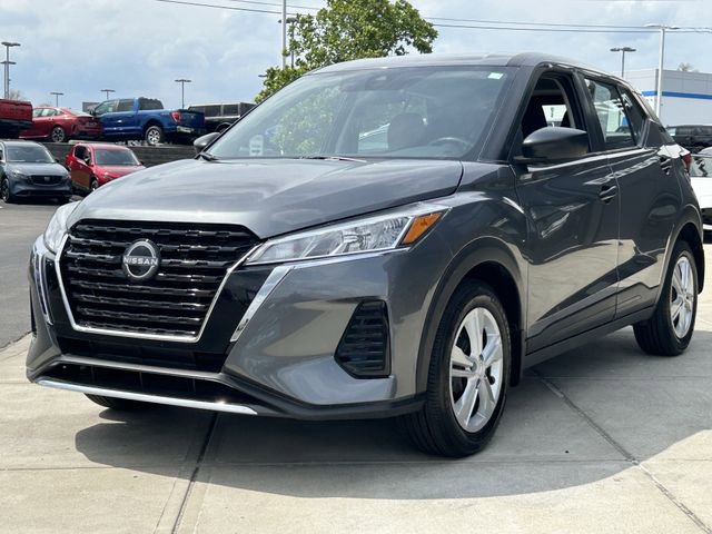 Used 2025 Nissan Kicks Play S FWD image 3