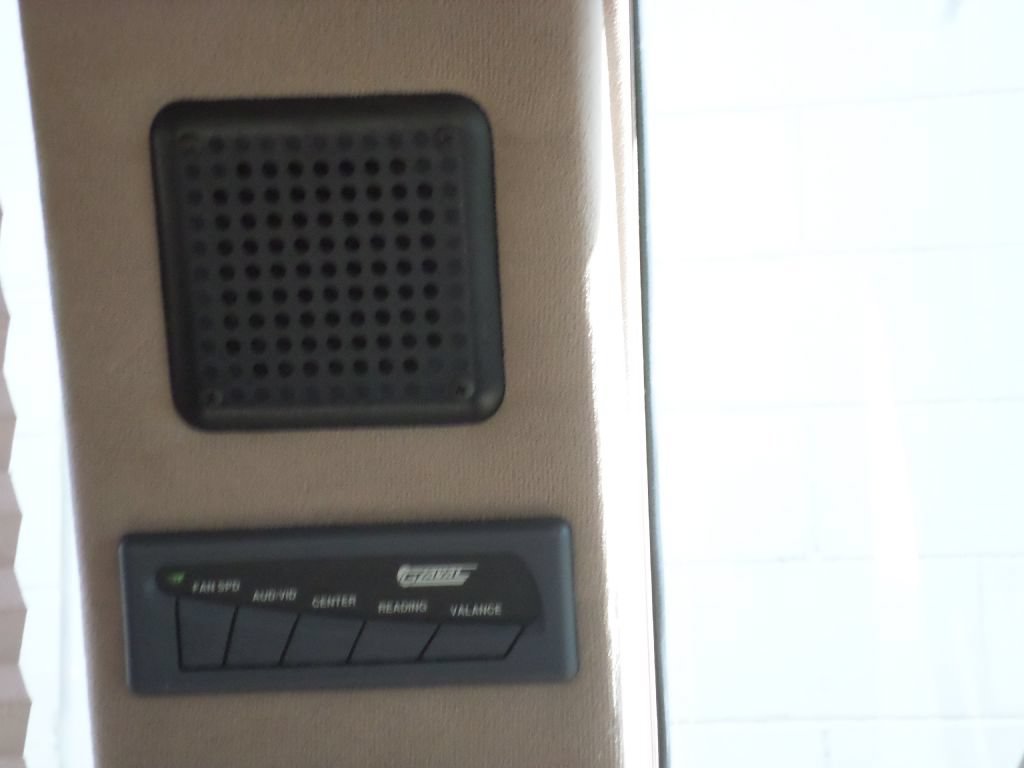 Used 2000 Chevrolet Express 1500 RWD image 30