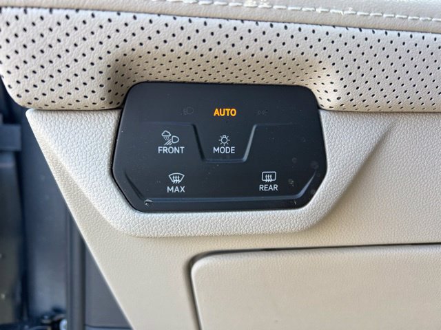 Used 2024 Volkswagen Atlas SE AWD/4WD image 9