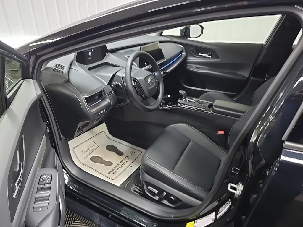Used 2024 Toyota Prius XLE AWD/4WD image 30