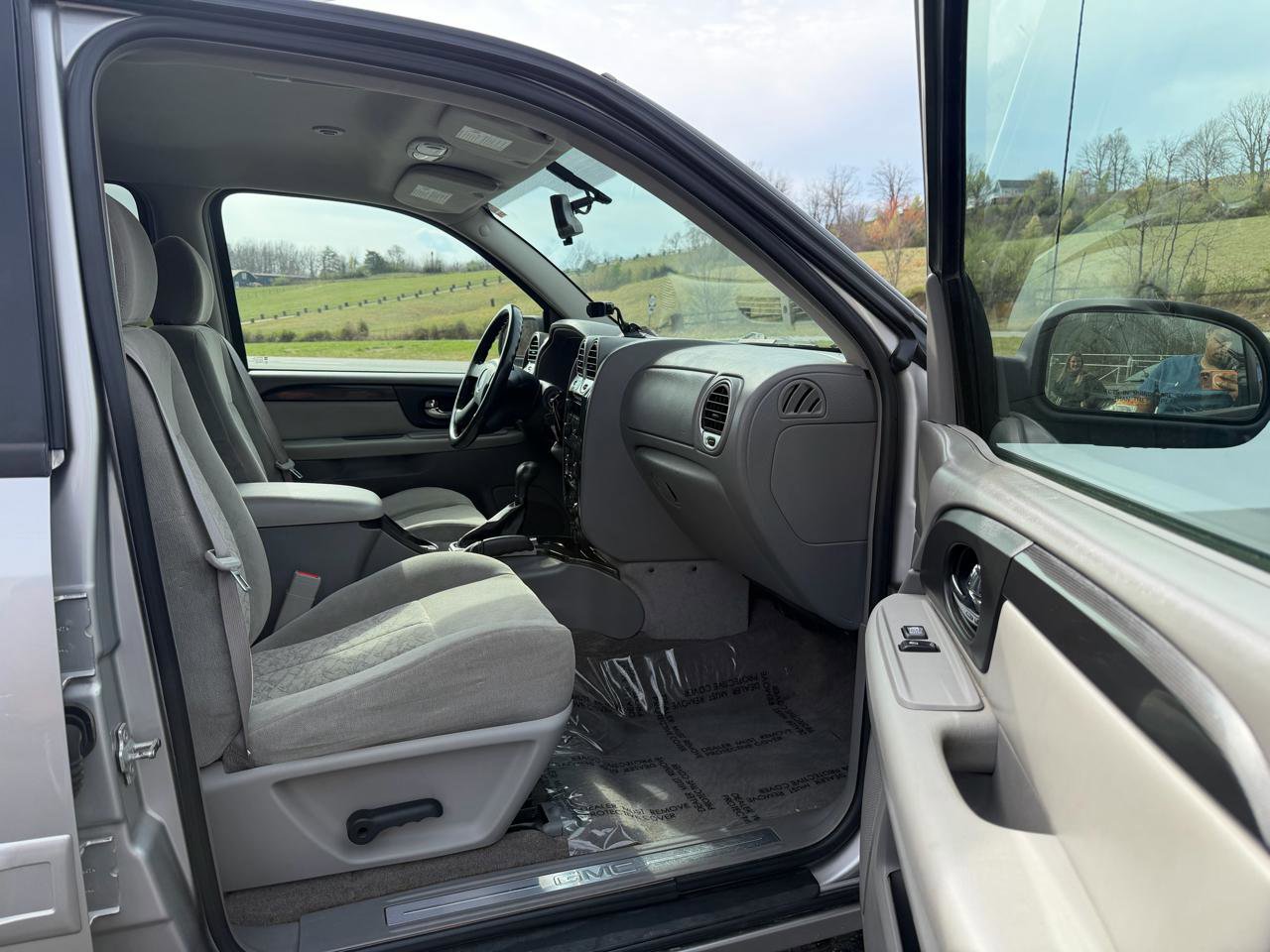 Used 2005 GMC Envoy SLE image 21