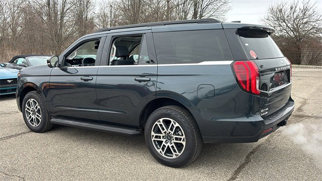New 2025 Ford Expedition Active image 5