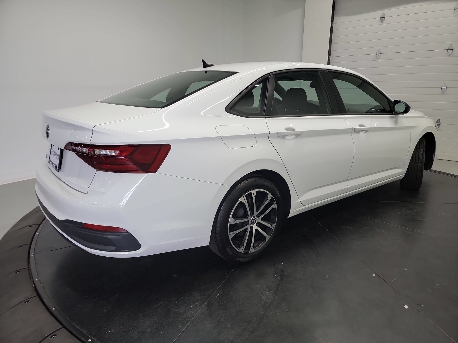 Used 2022 Volkswagen Jetta Sport FWD image 9