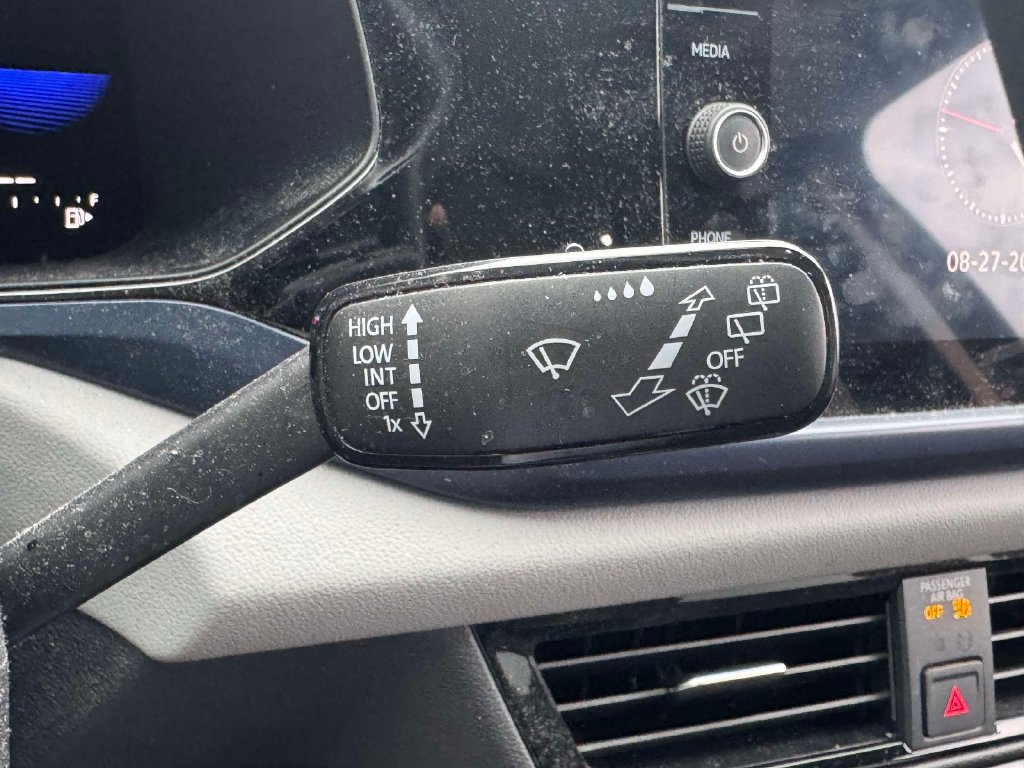 Used 2023 Volkswagen Taos SE AWD/4WD image 22