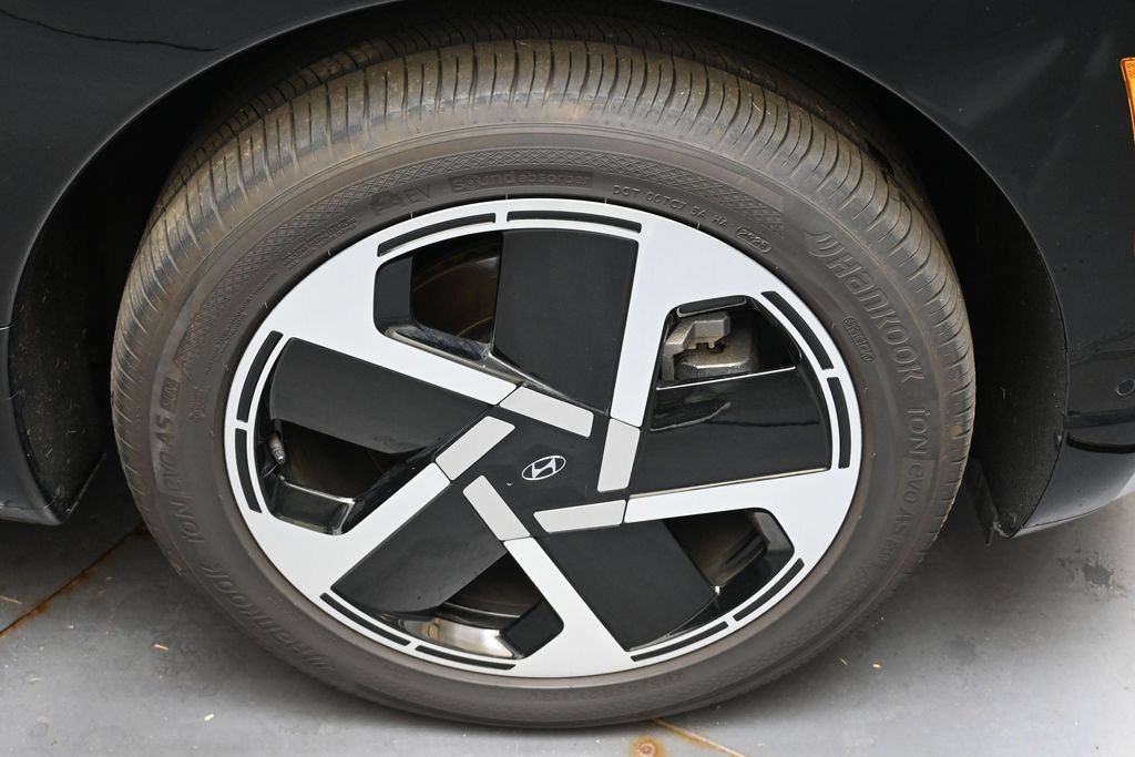 Certified 2026 Hyundai Ioniq 9 Calligraphy AWD/4WD image 10
