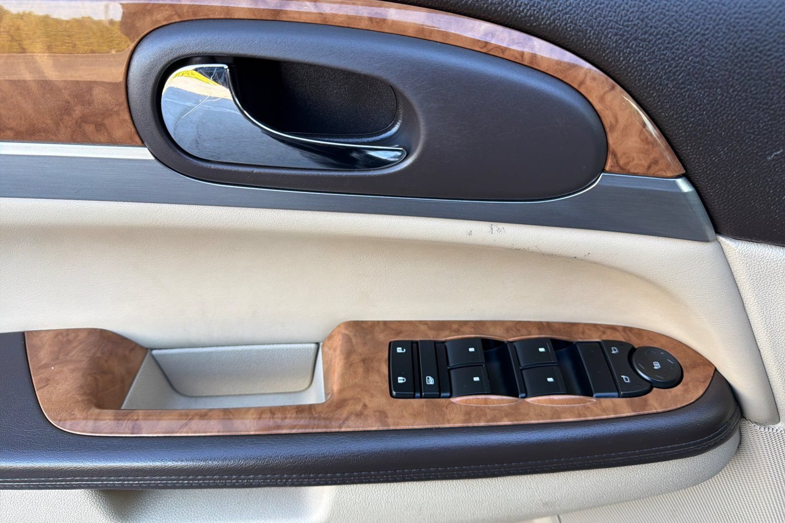 Used 2012 Buick Enclave Convenience FWD image 11