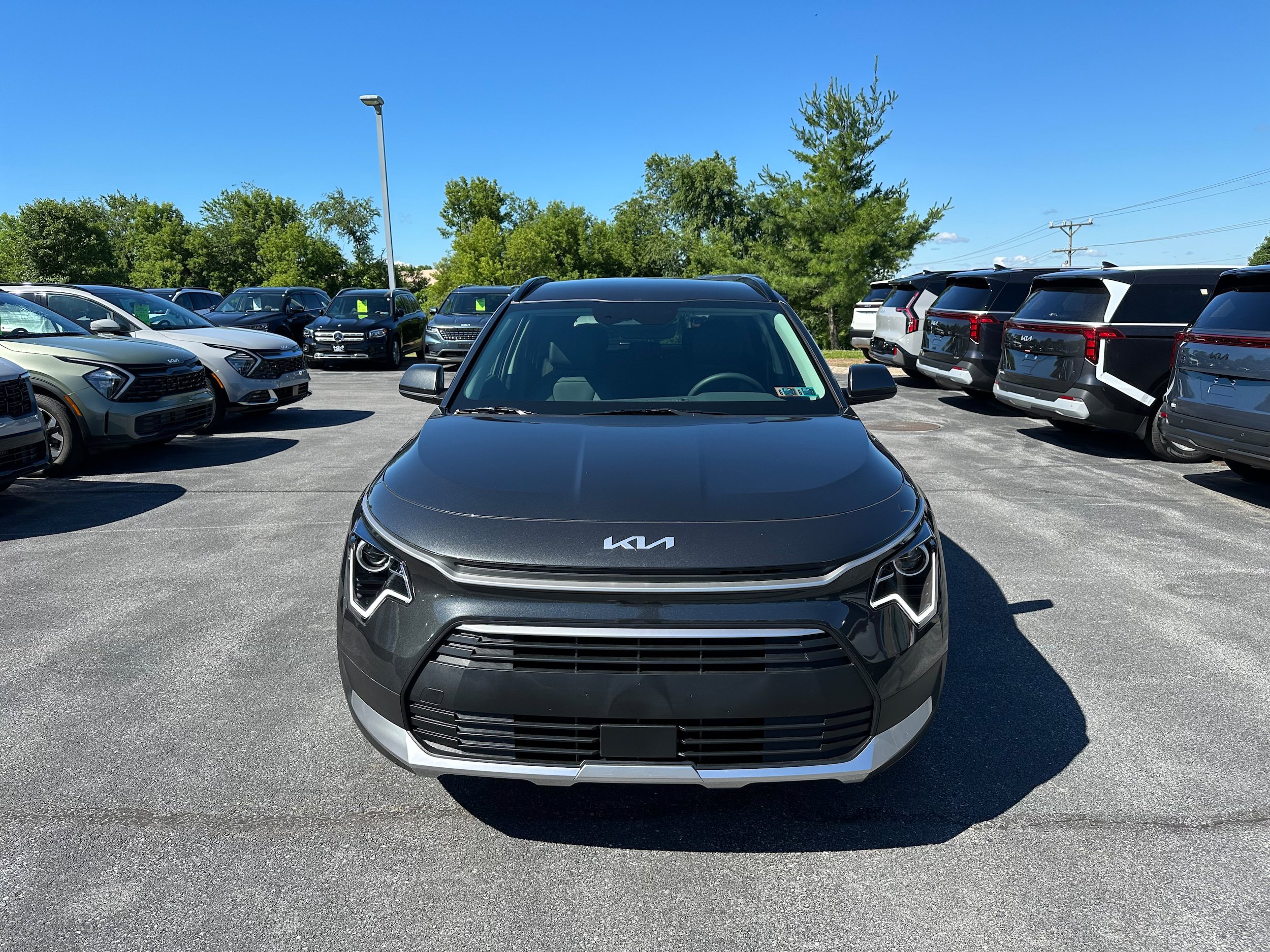 New 2026 Kia Niro EX FWD image 2