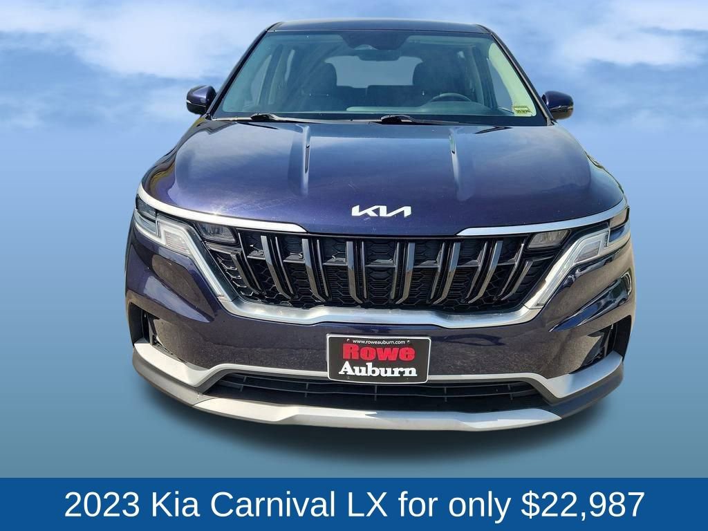 Used 2023 Kia Carnival LX image 2