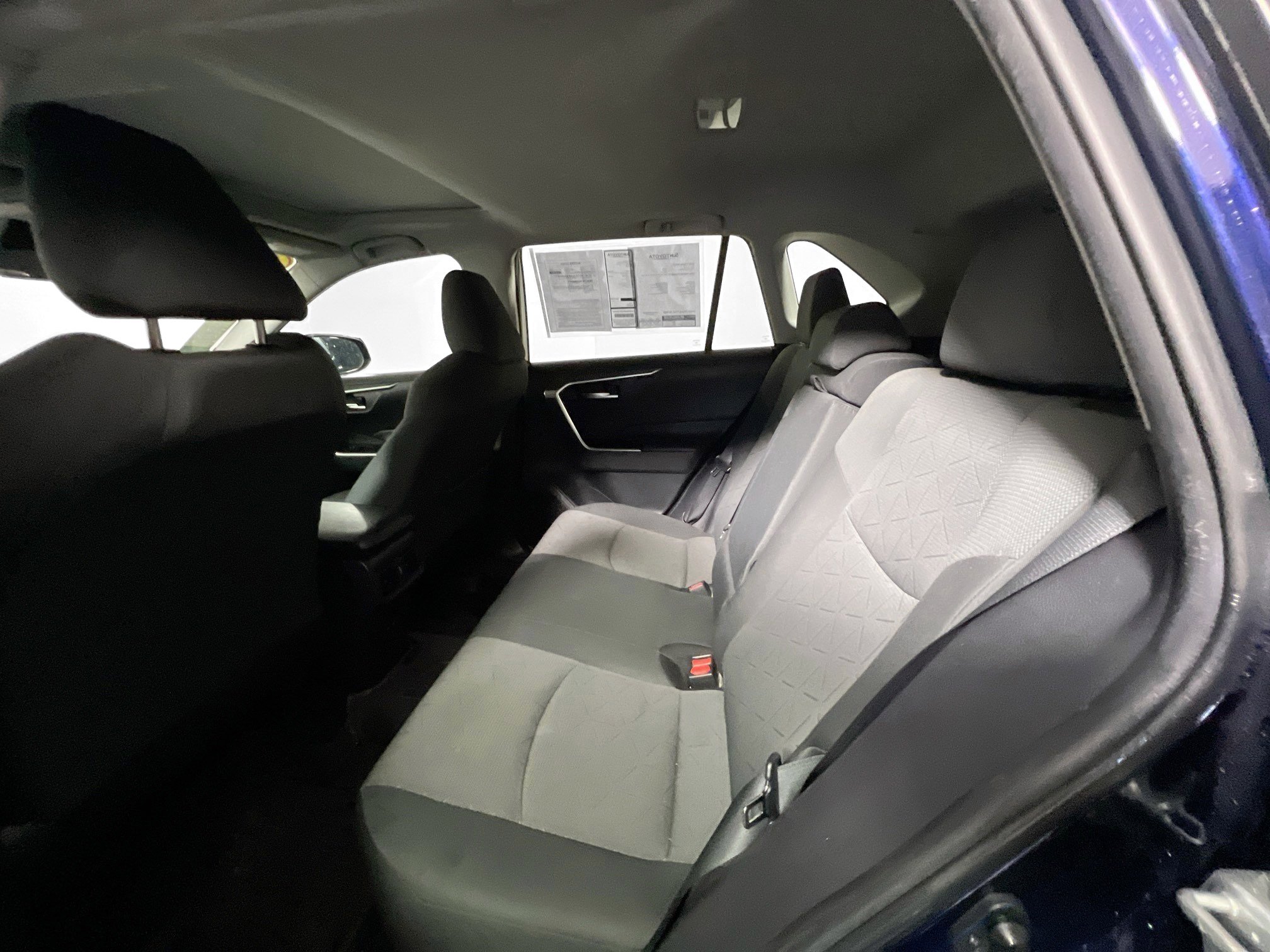 Used 2020 Toyota RAV4 XLE w/ Convenience Package FWD image 29