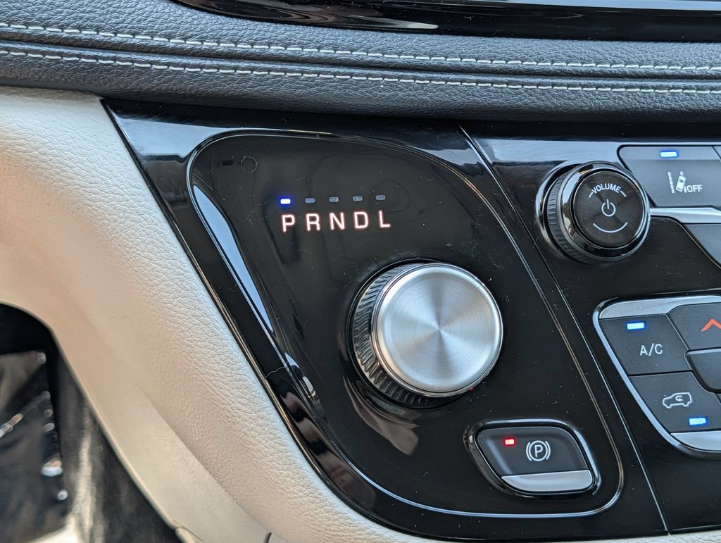 Used 2023 Chrysler Pacifica Touring-L FWD image 20