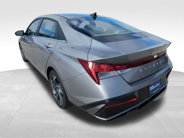 Used 2025 Hyundai Elantra SEL image 6