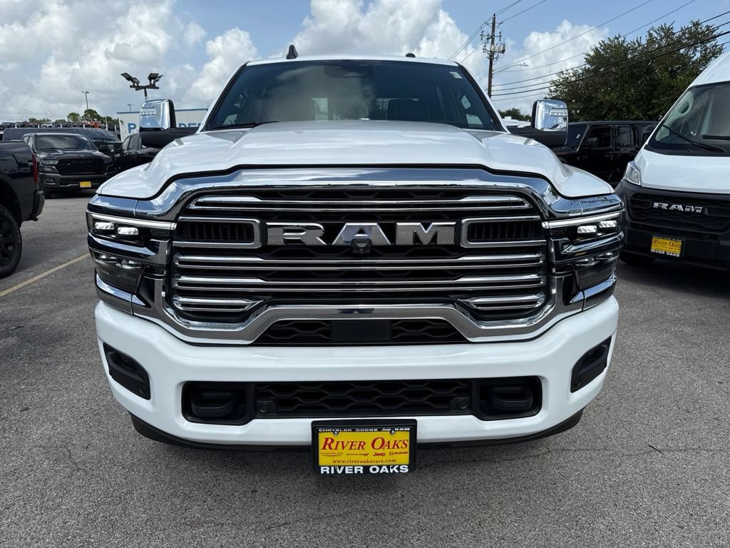 Used 2025 RAM 2500 Laramie AWD/4WD image 2