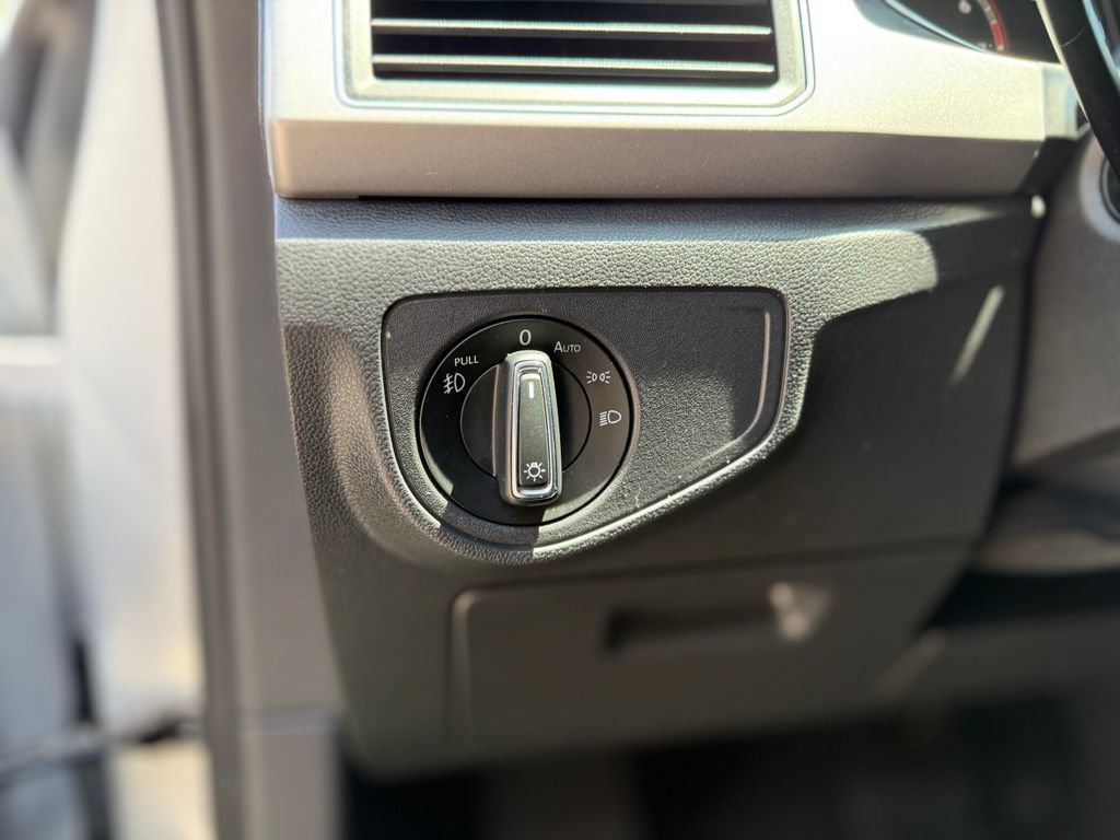 Used 2018 Volkswagen Atlas SE AWD/4WD image 21