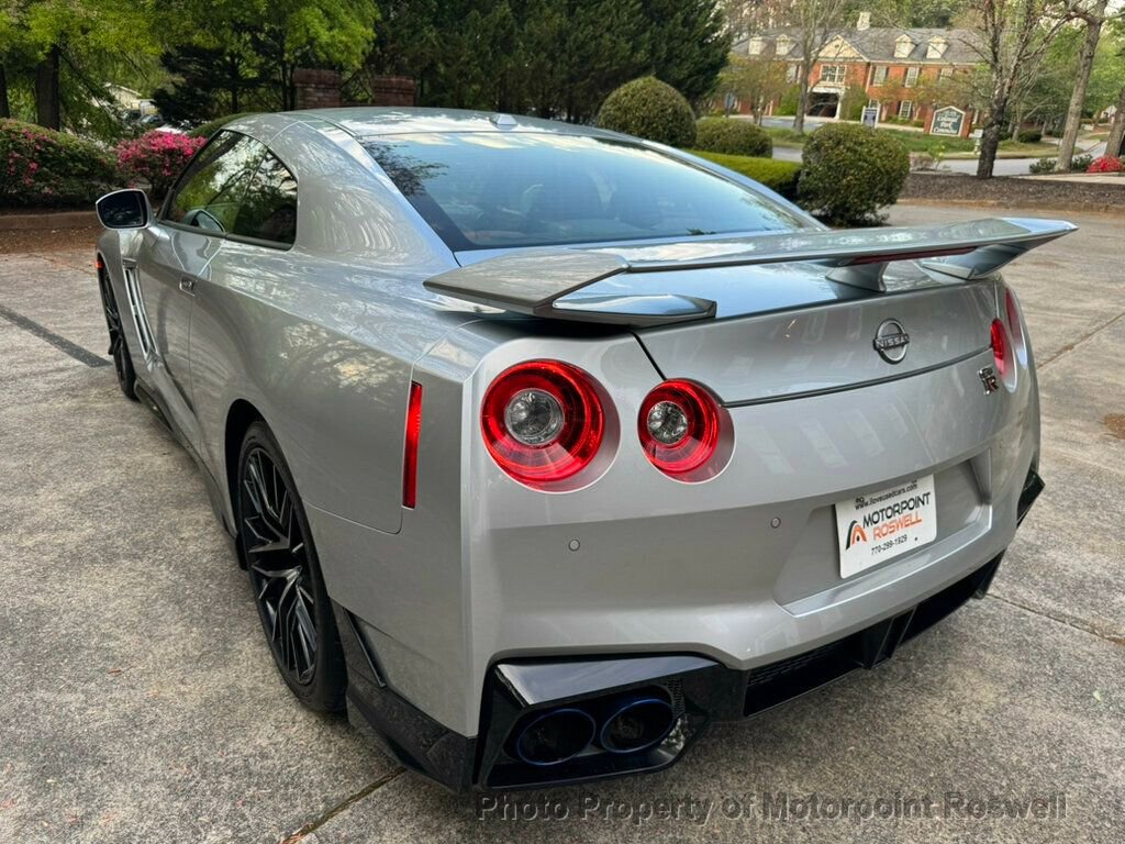Used 2024 Nissan GT-R Premium w/ Premium Interior Package image 8