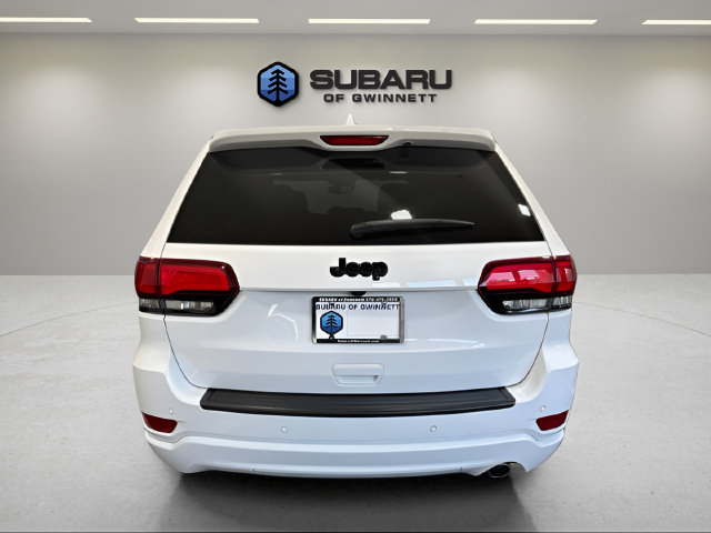 Used 2020 Jeep Grand Cherokee Altitude RWD image 4