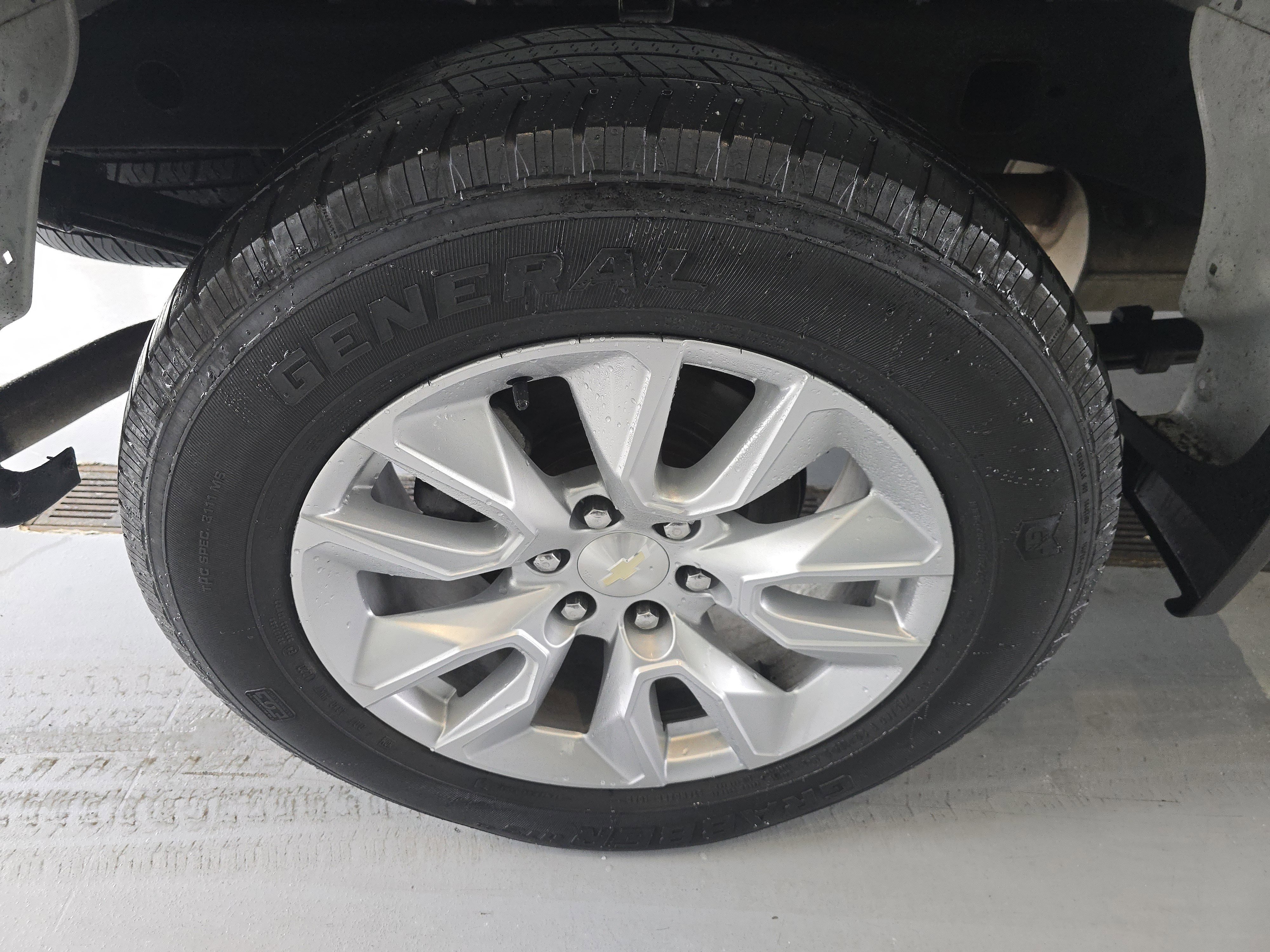 Used 2020 Chevrolet Silverado 1500 Custom w/ Custom Value Package image 8