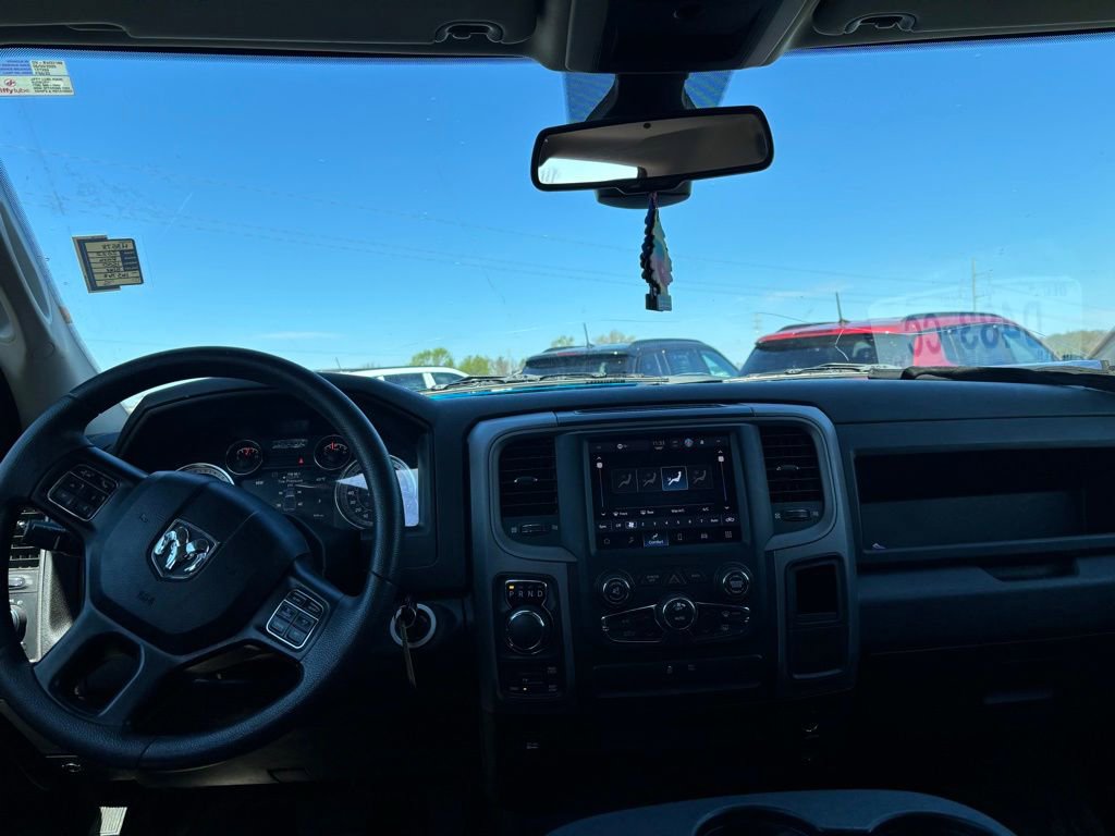 Used 2022 RAM 1500 Express w/ Wheel & Sound Group AWD/4WD image 11