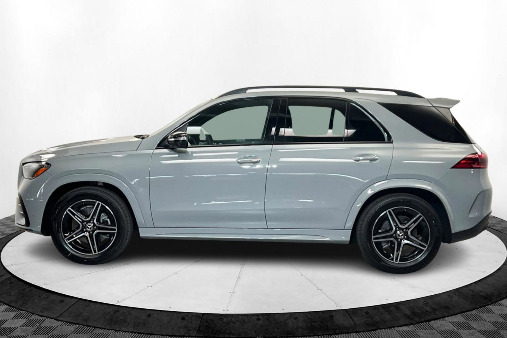New 2025 Mercedes-Benz GLE 350 4MATIC image 2