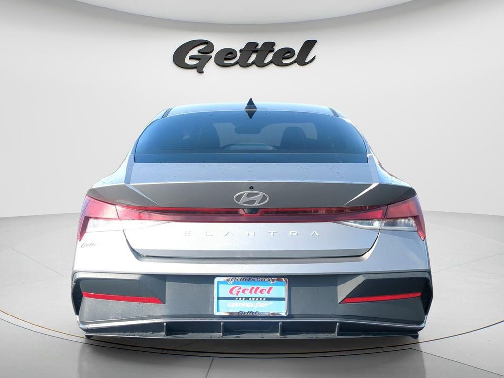 Certified 2024 Hyundai Elantra SEL FWD image 6