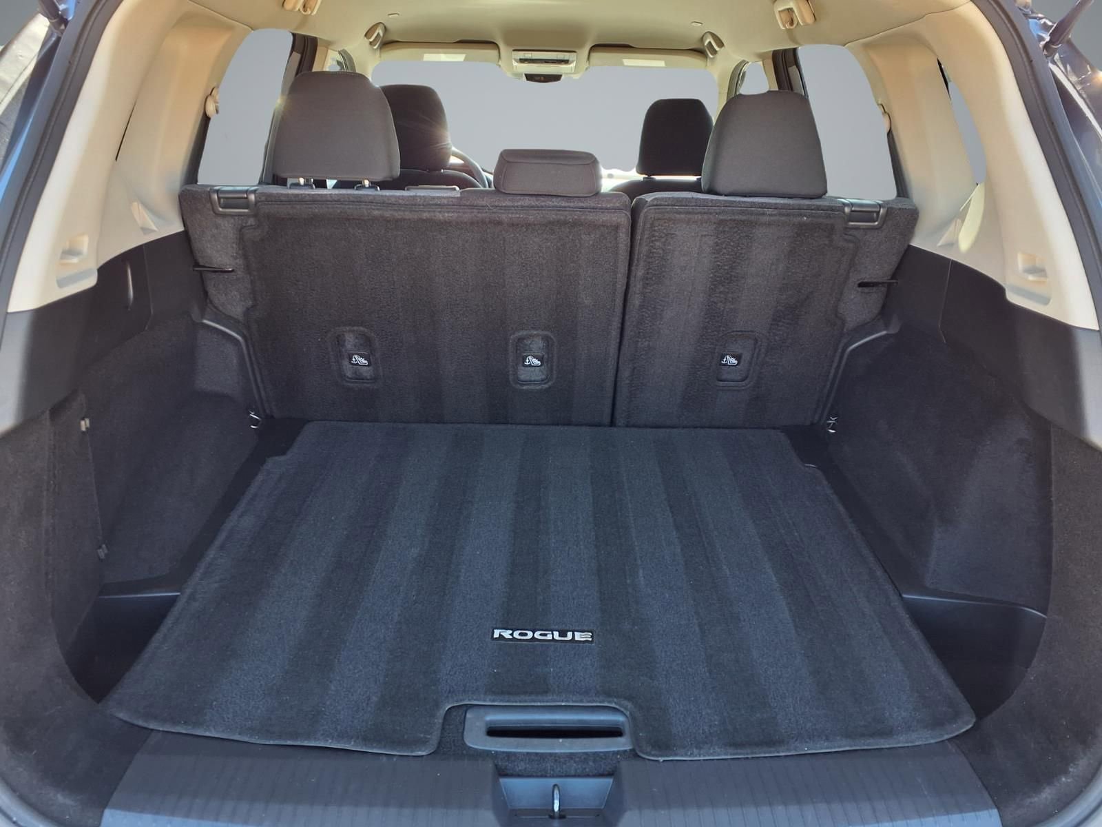 Used 2023 Nissan Rogue SV image 13