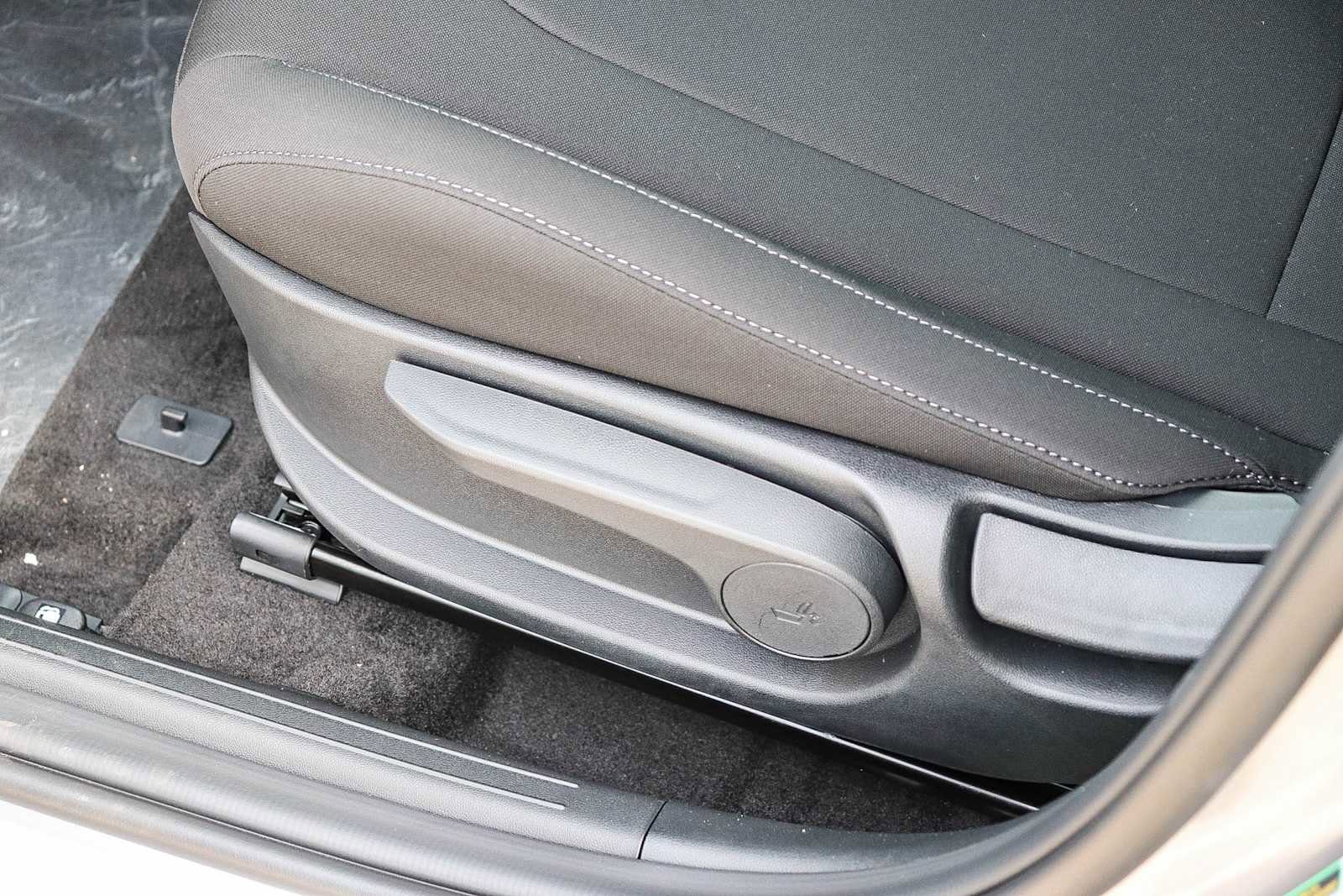 New 2025 Hyundai Elantra Sport image 18