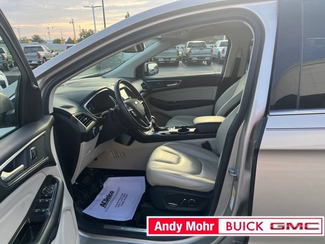 Used 2017 Ford Edge Titanium w/ Technology Package FWD image 18