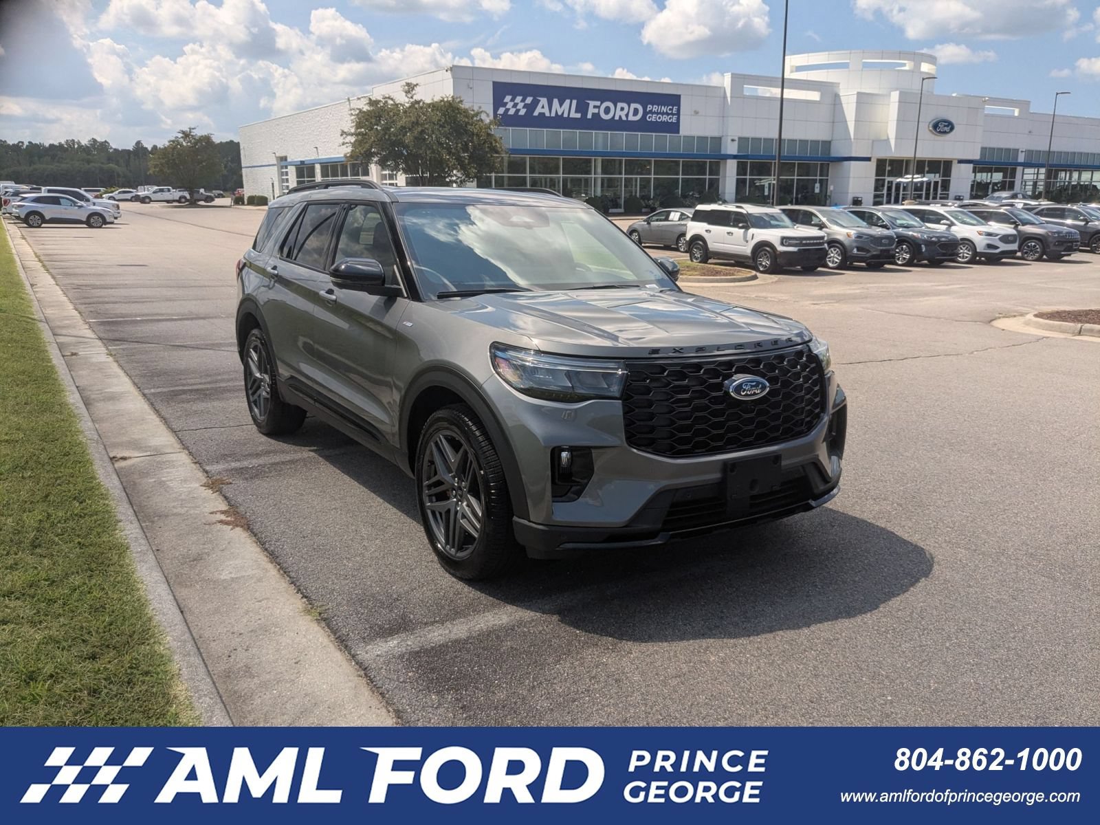 New 2026 Ford Explorer ST-Line w/ ST-Line Street Pack AWD/4WD image 1