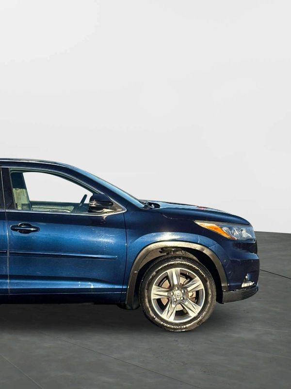 Used 2014 Toyota Highlander Limited w/ Driver Technology Package image 4