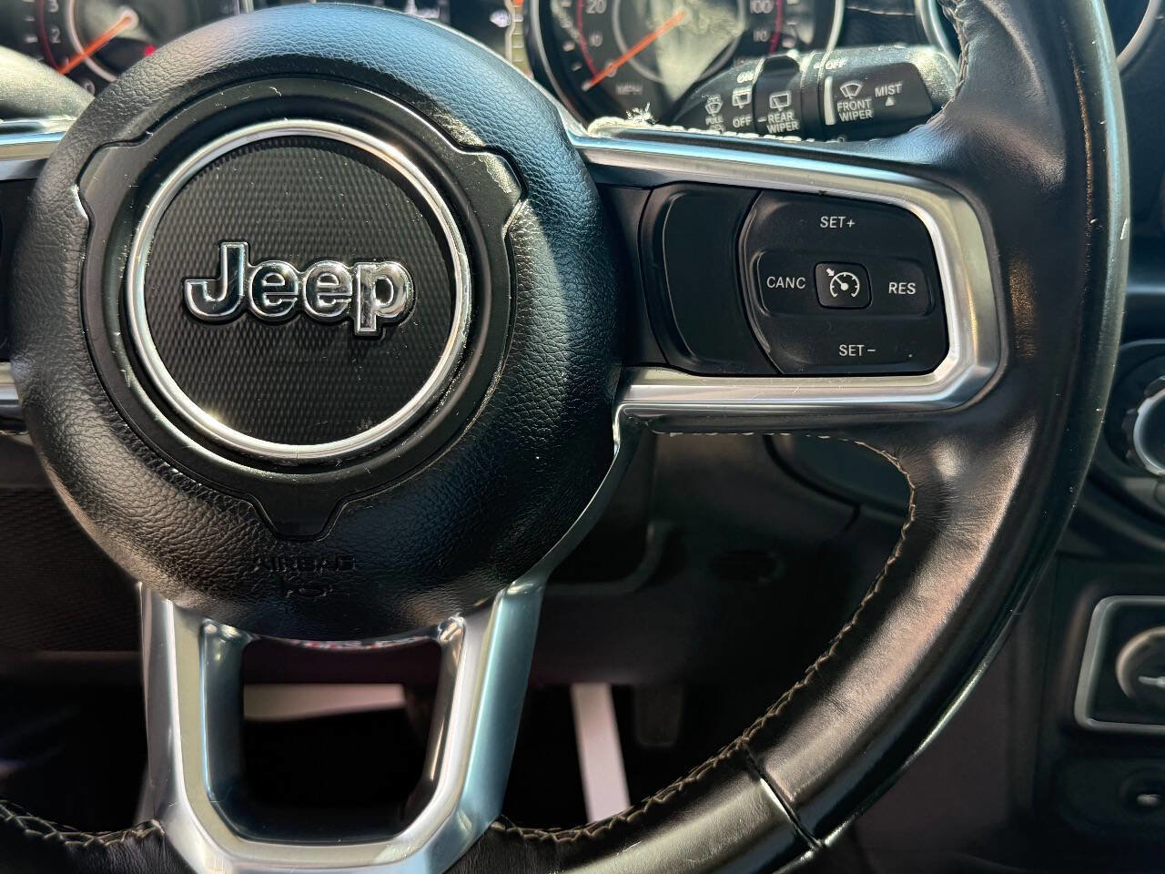 Used 2019 Jeep Wrangler Unlimited Sahara image 27