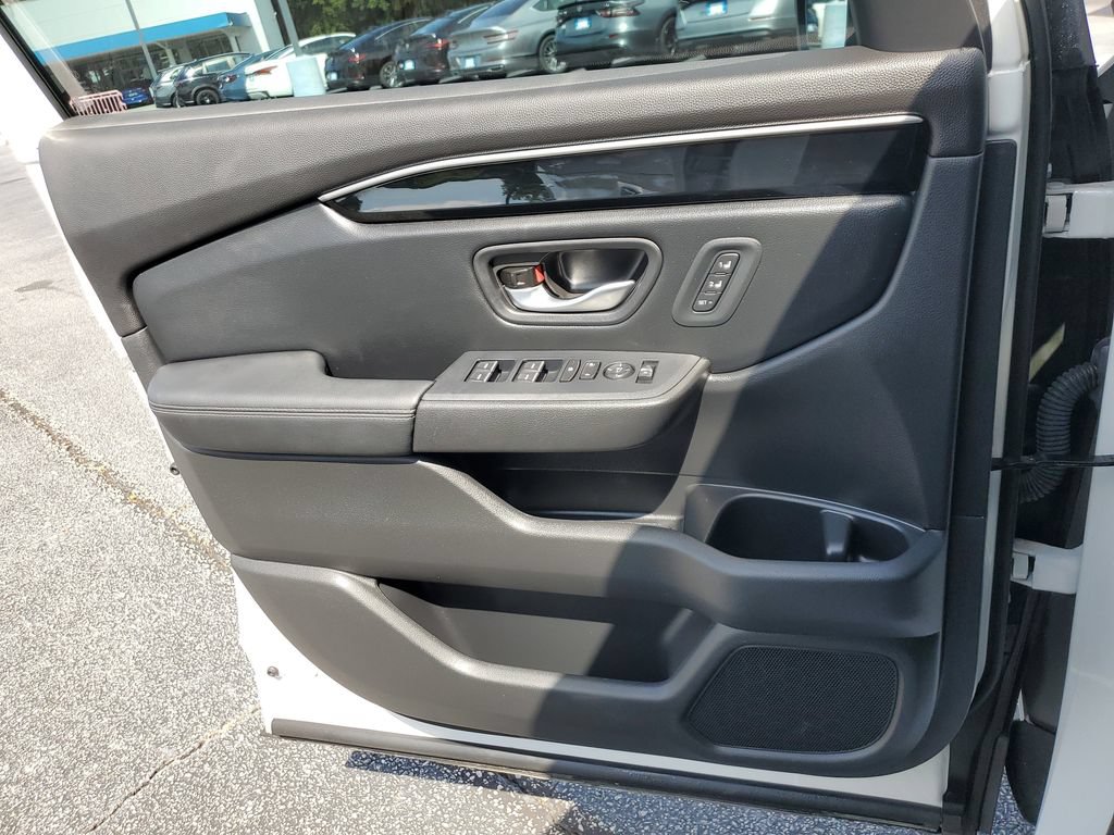 Certified 2025 Honda Pilot EX-L image 32