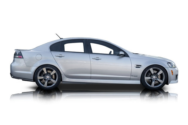 Used 2009 Pontiac G8 GXP RWD image 2