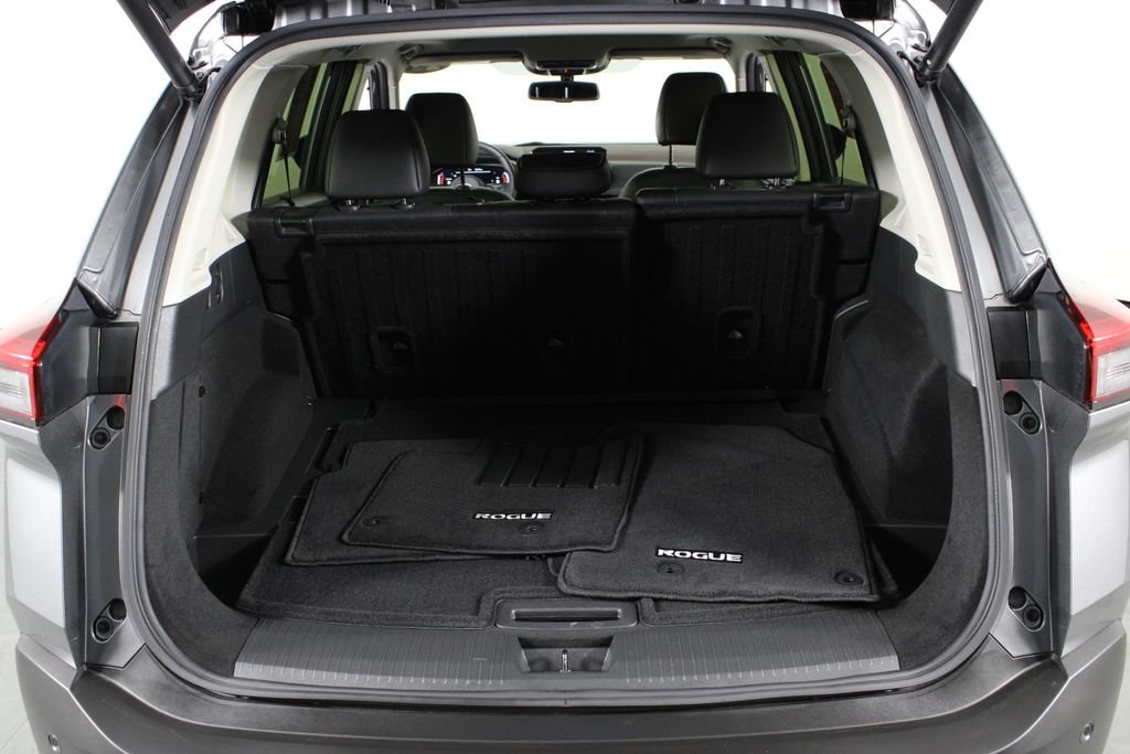 Certified 2023 Nissan Rogue Platinum FWD image 18