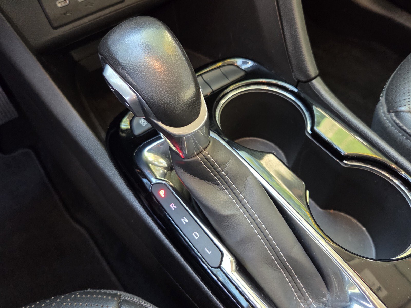 Used 2023 Buick Encore GX Essence w/ Experience Buick Package FWD image 29