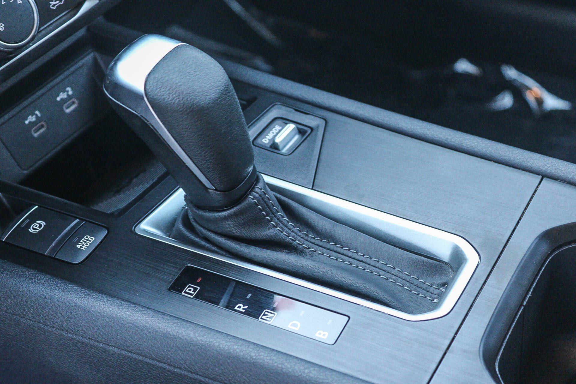 Used 2025 Nissan Kicks SV w/ Charging Package FWD image 20