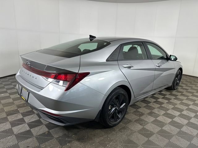Used 2023 Hyundai Elantra SEL image 3