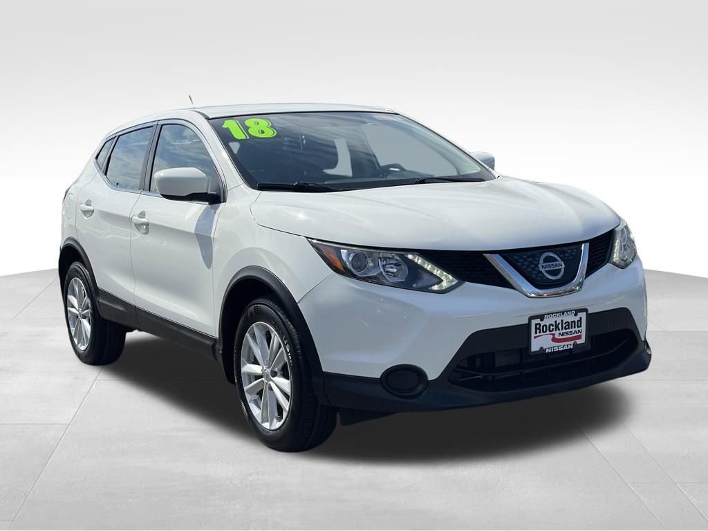 Used 2018 Nissan Rogue Sport S w/ S Appearance Package AWD/4WD image 3