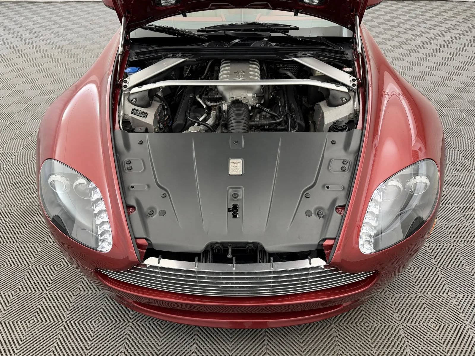 Used 2007 Aston Martin V8 Vantage Coupe RWD image 25