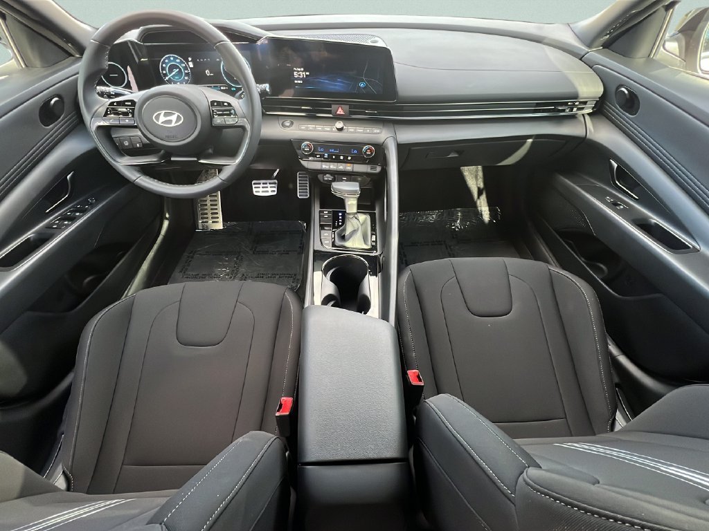 Used 2025 Hyundai Elantra SEL FWD image 10