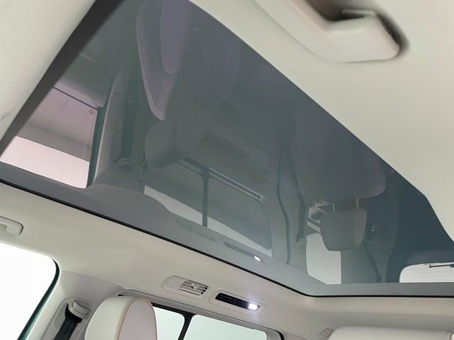 New 2025 Volkswagen ID. Buzz Pro S Plus image 24