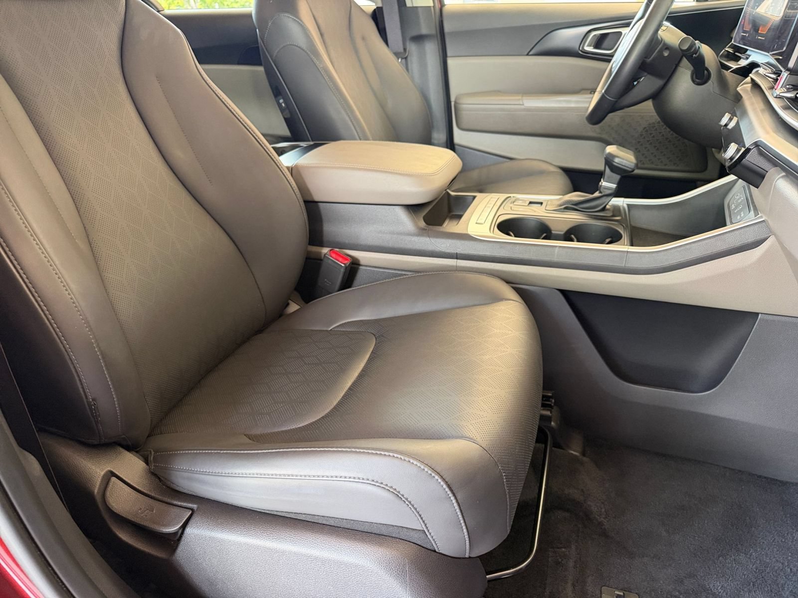 Used 2026 Kia Carnival FWD image 39