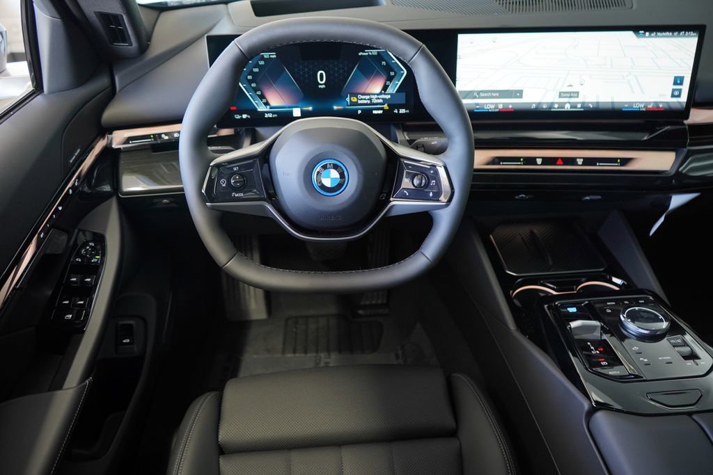 Used 2026 BMW i5 eDrive40 w/ Premium Package image 16