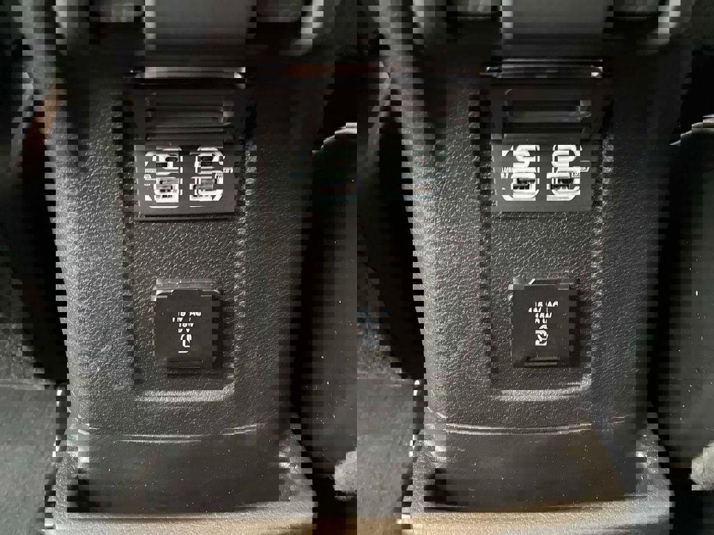 Certified 2025 Jeep Wrangler Unlimited Sahara w/ Safety Group image 17