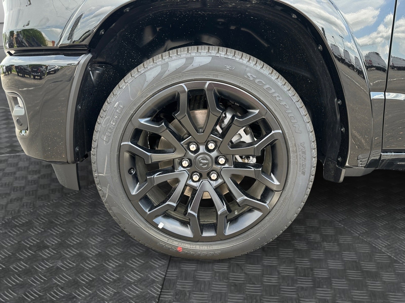 New 2025 RAM 1500 Limited image 14