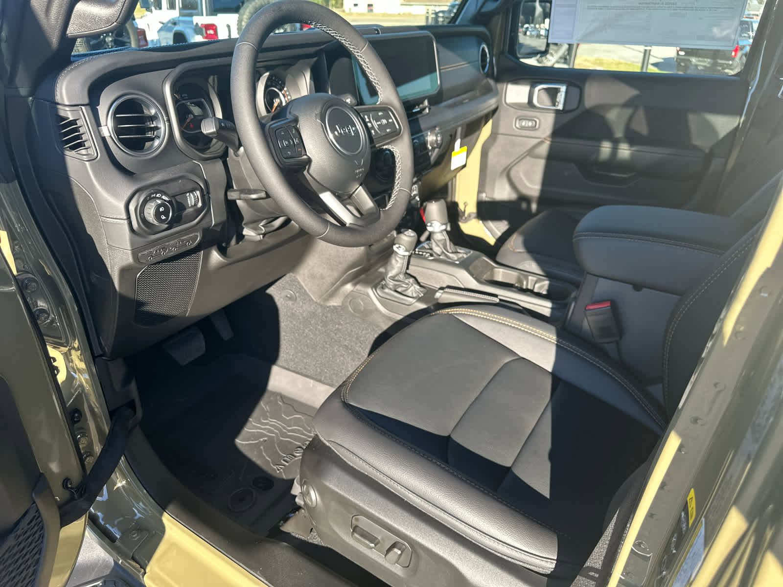 New 2025 Jeep Gladiator Sport image 21