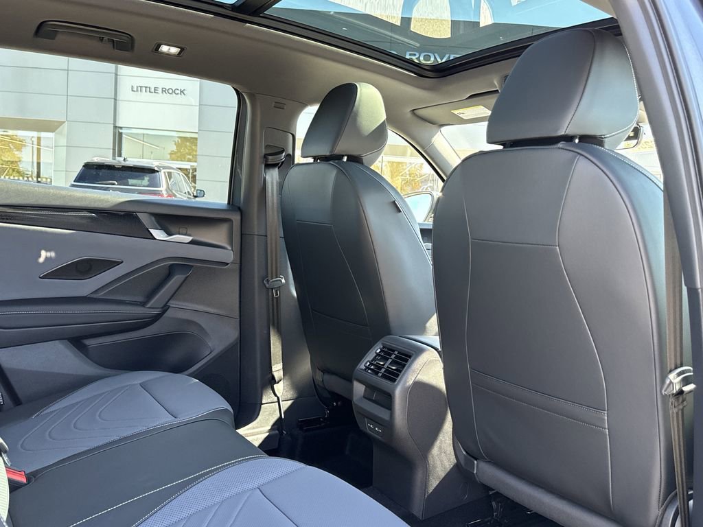 New 2026 Volkswagen Tiguan SE R-Line image 19