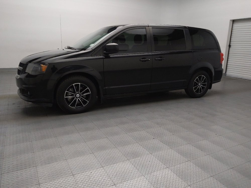 Used 2018 Dodge Grand Caravan SE image 2