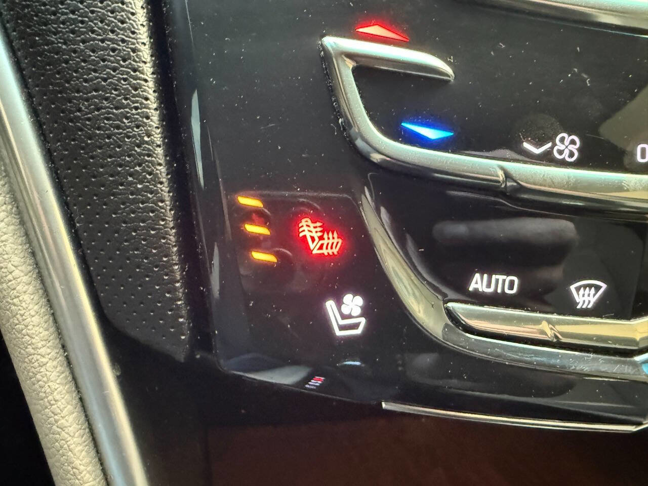 Used 2018 Cadillac XTS Luxury image 40