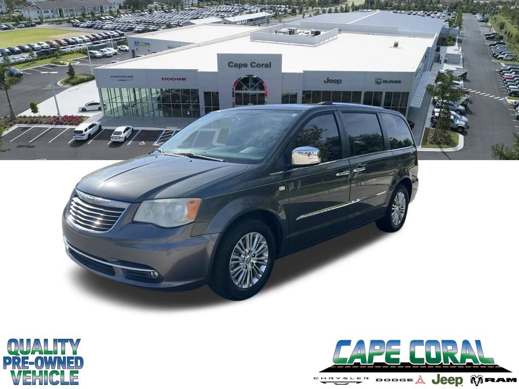 Used 2014 Chrysler Town & Country Touring-L FWD image 1