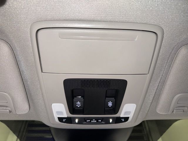 Used 2025 Honda Pilot Touring image 32